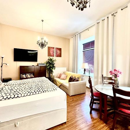 Home Away Main Square Apartment Poprad Ngoại thất bức ảnh