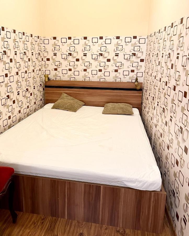 Home Away Main Square Apartment Poprad Ngoại thất bức ảnh